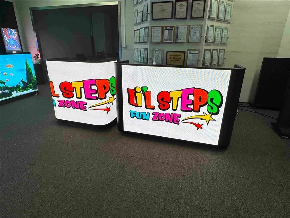 Gerai DJ Mudah Alih Dengan Skrin Paparan Dinding Video LED