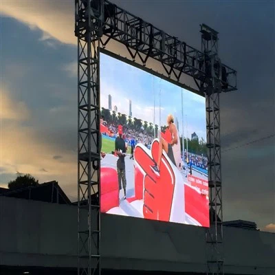 Skrin Diterajui Kecerahan Tinggi Untuk Acara